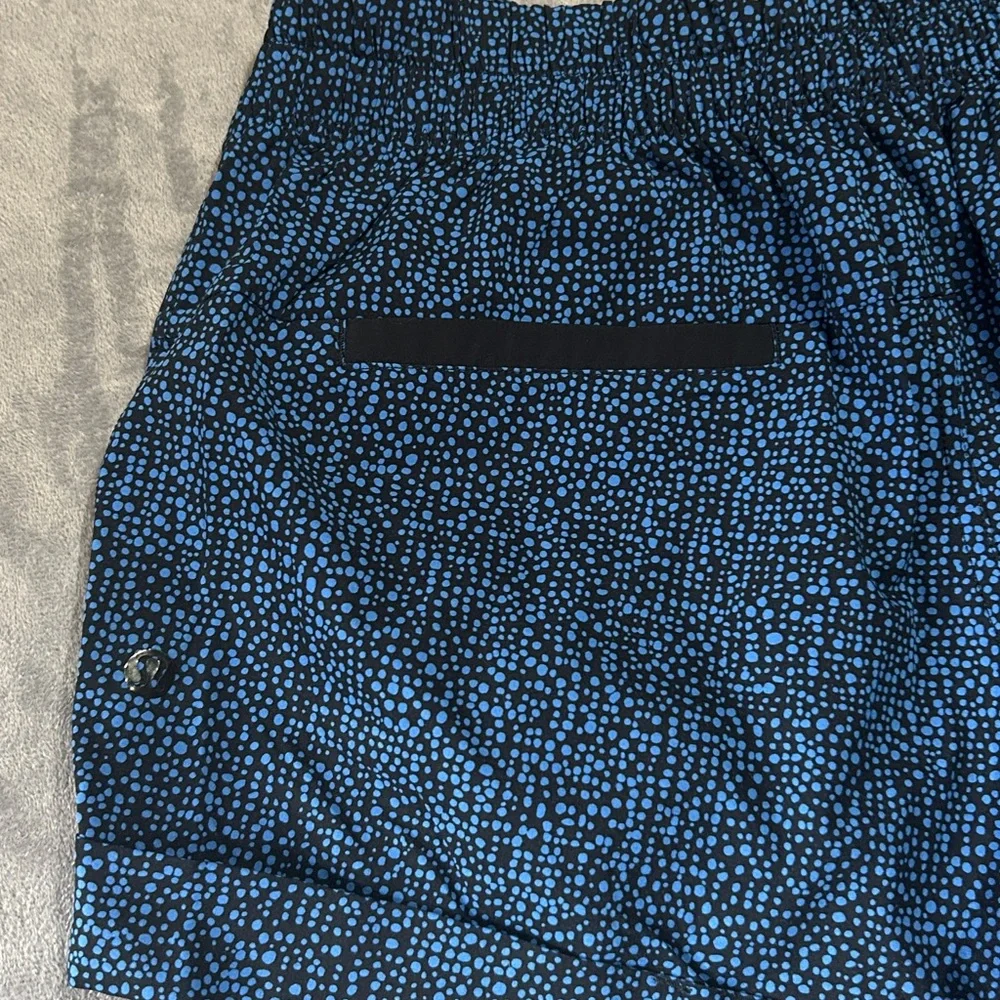 lululemon spring break away short llinablack and bibles pipe black print